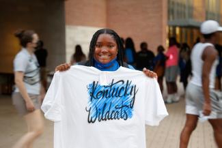 Student with UK tshirt